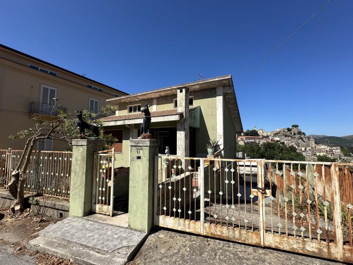 Image No.50-3 Bed Villa / Detached for sale