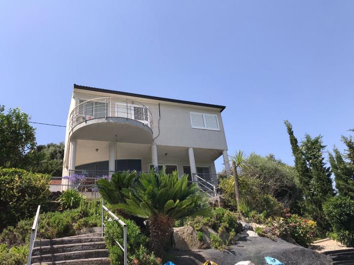 Image No.1-4 Bed Villa / Detached for sale