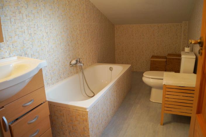 Image No.42-5 Bed Villa for sale