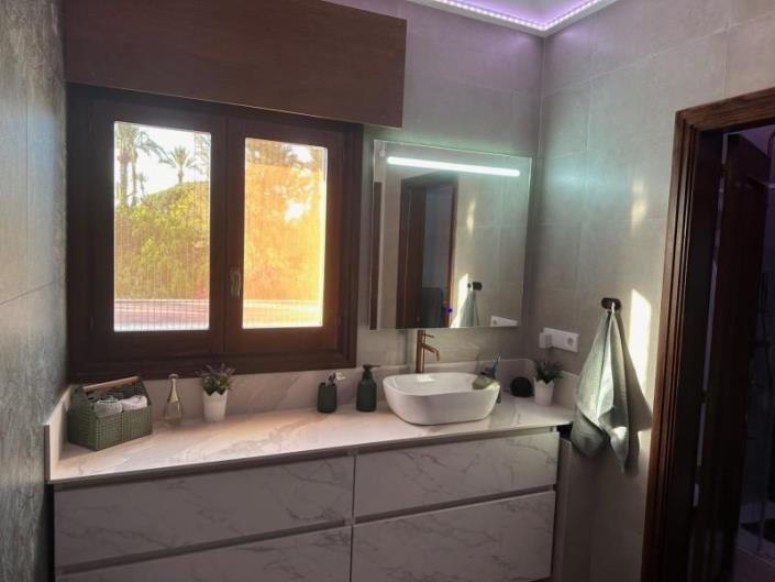 Image No.18-5 Bed Villa for sale