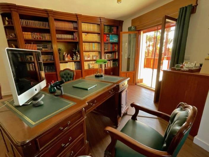 Image No.8-5 Bed Villa for sale