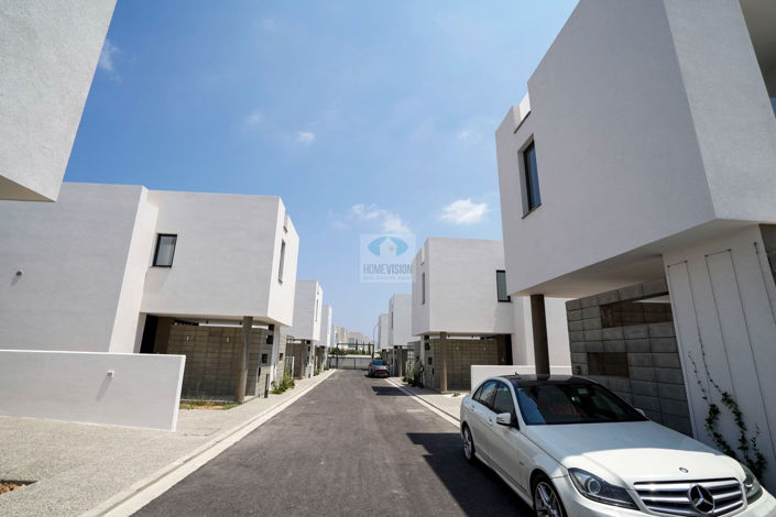 Image No.19-3 Bed Villa for sale