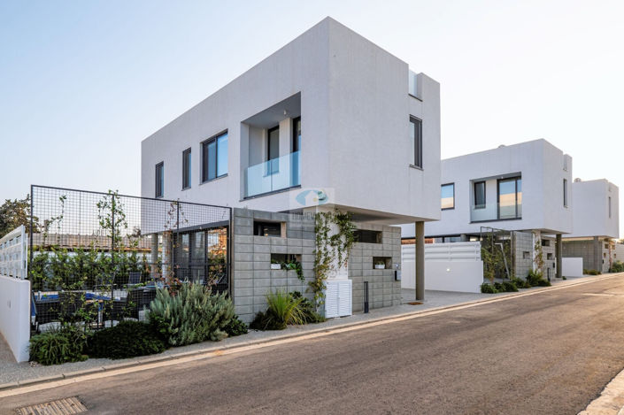 Image No.3-3 Bed Villa for sale