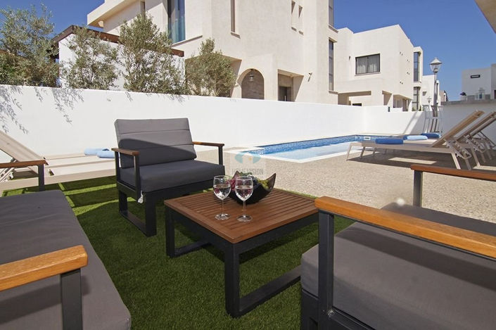 Image No.15-3 Bed Villa for sale