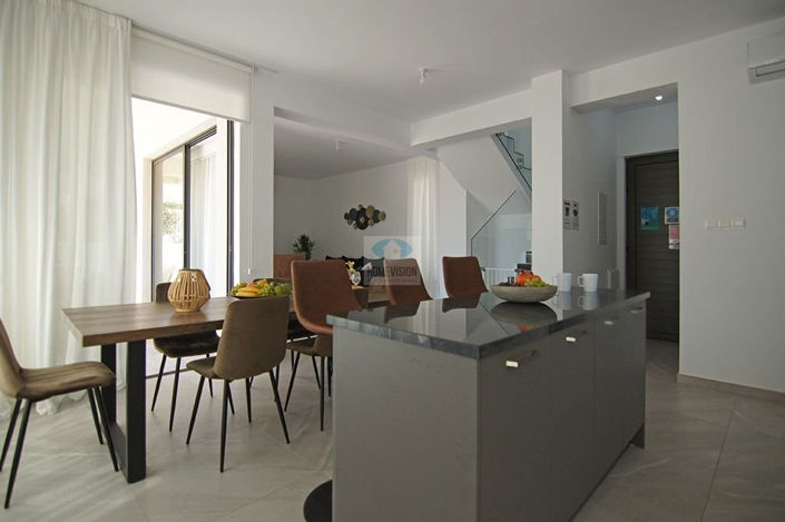 Image No.3-3 Bed Villa for sale