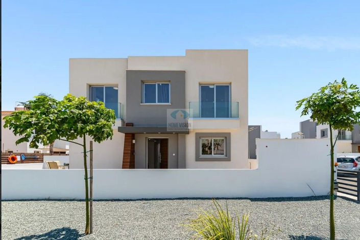 Image No.10-3 Bed Villa for sale