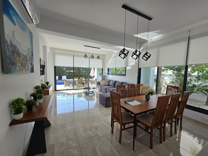 Image No.3-3 Bed Villa for sale