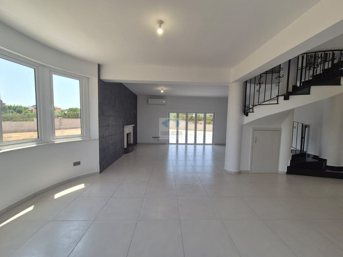 Image No.10-3 Bed Villa for sale