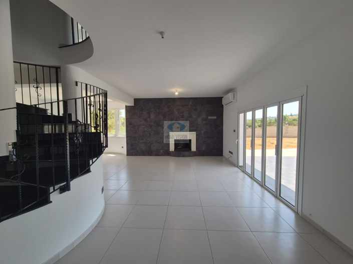 Image No.14-3 Bed Villa for sale