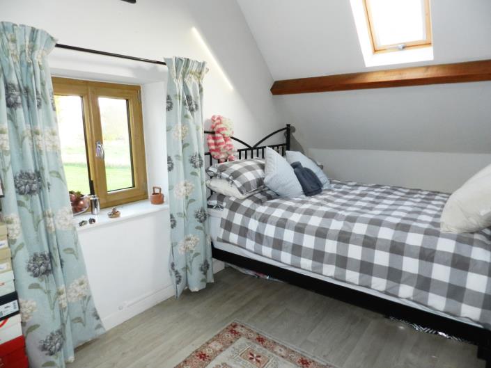 Image No.18-3 Bed Country Property for sale