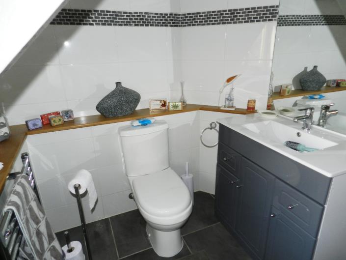 Image No.21-3 Bed Country Property for sale