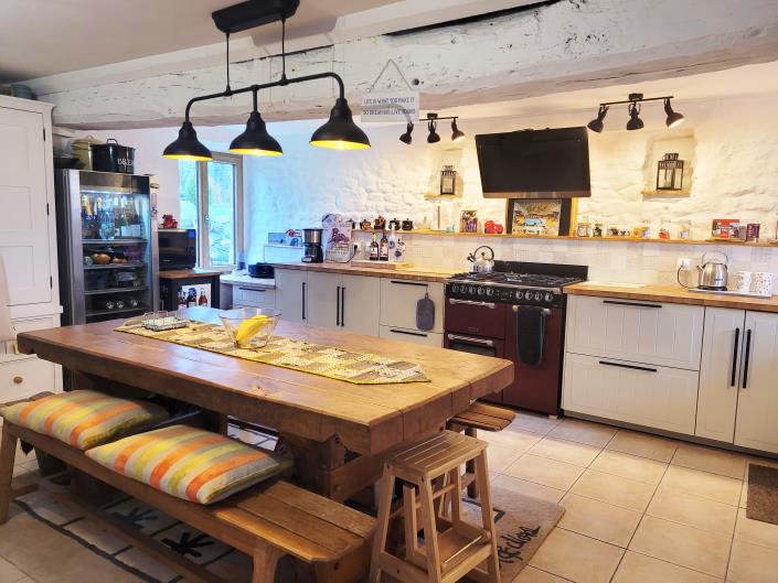 Image No.9-3 Bed Country Property for sale