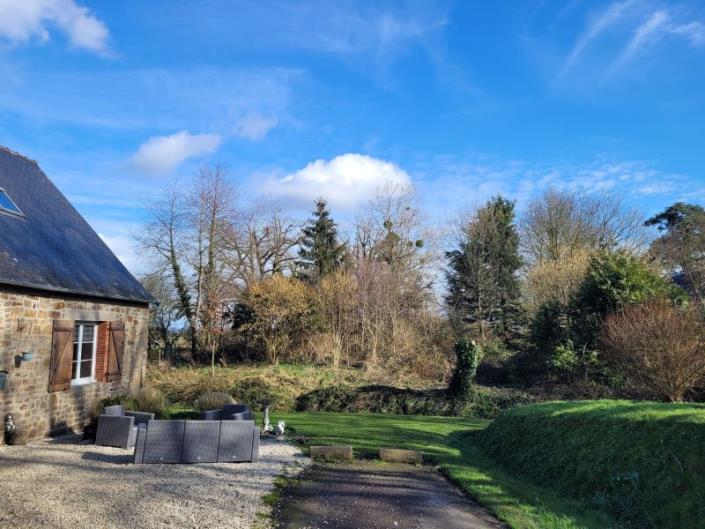 Image No.10-3 Bed Gite for sale