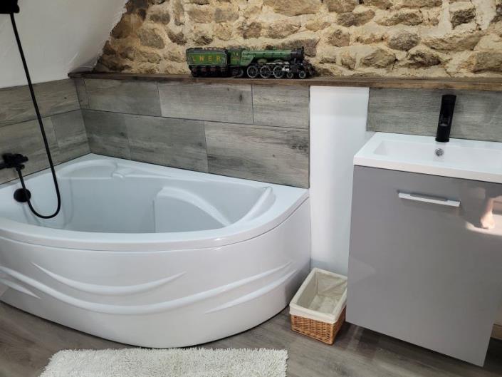 Image No.23-3 Bed Gite for sale