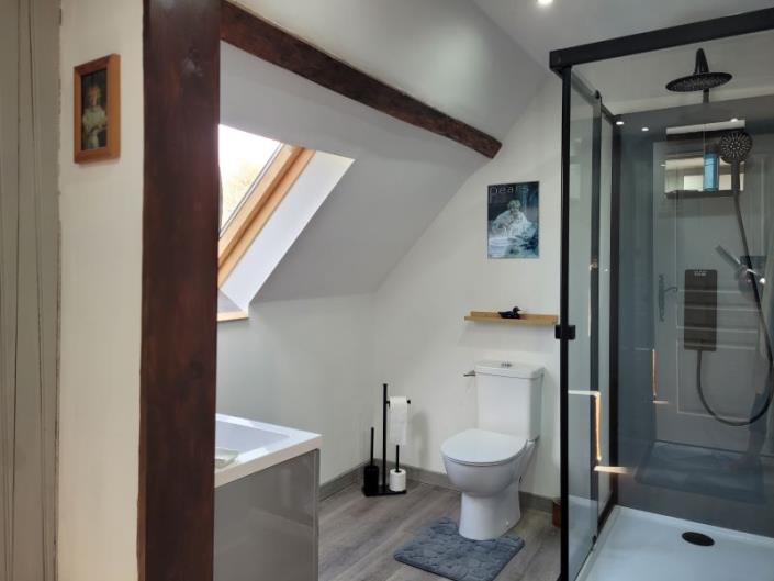 Image No.24-3 Bed Gite for sale