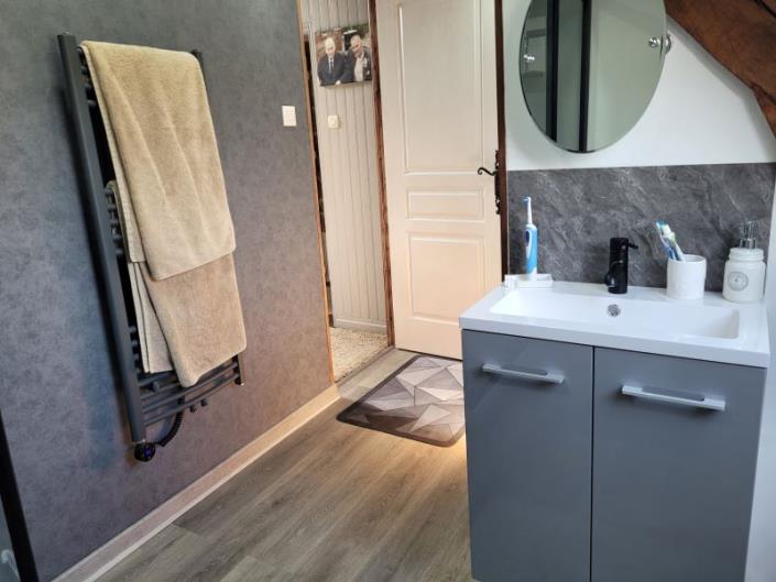 Image No.25-3 Bed Gite for sale