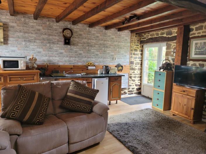 Image No.33-3 Bed Gite for sale