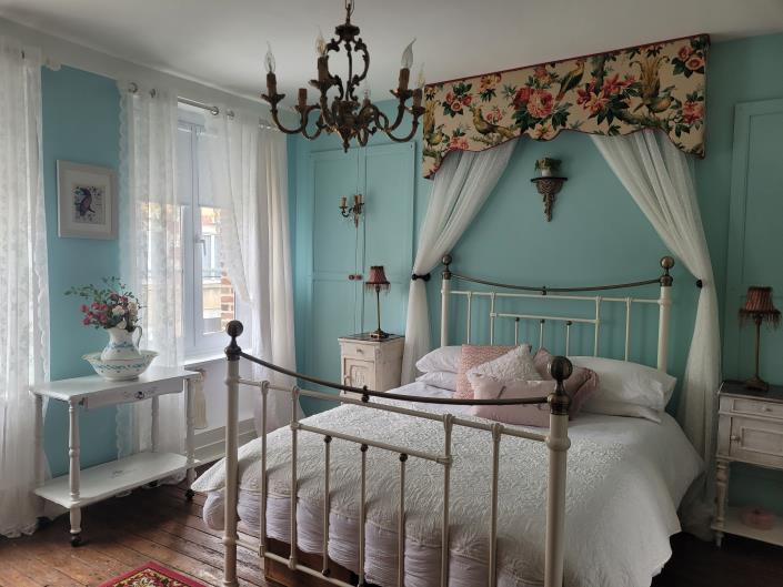 Image No.8-2 Bed Cottage for sale