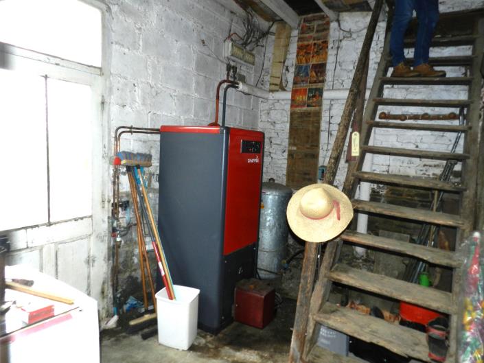 Image No.11-2 Bed Country Property for sale