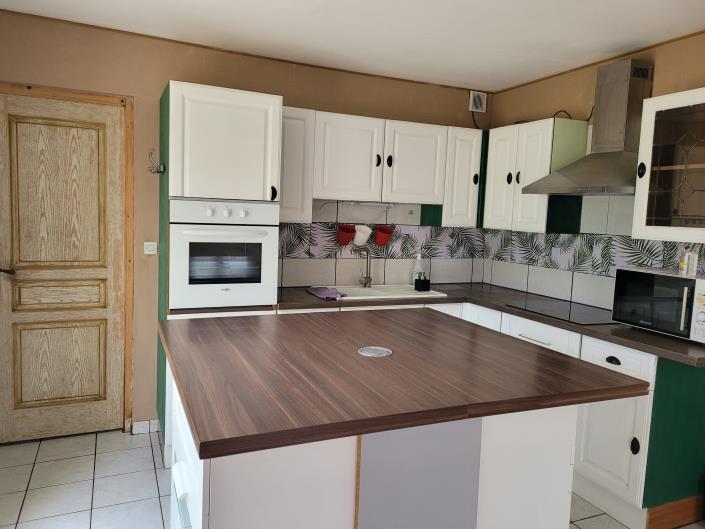 Image No.7-6 Bed Country Property for sale