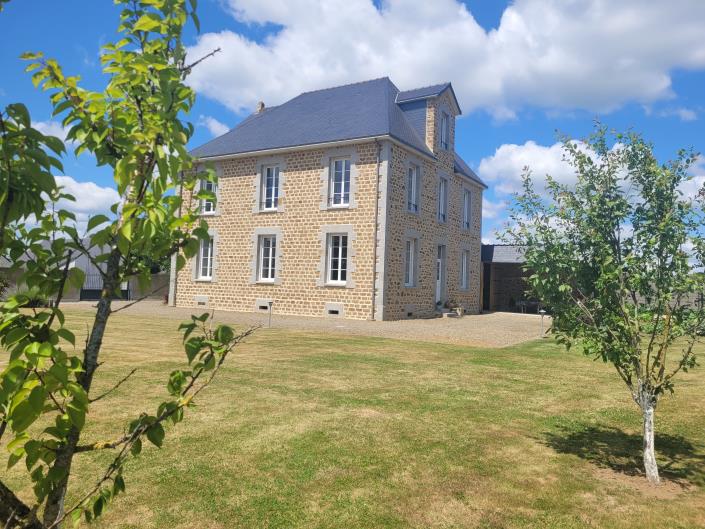 Image No.2-7 Bed Country House for sale