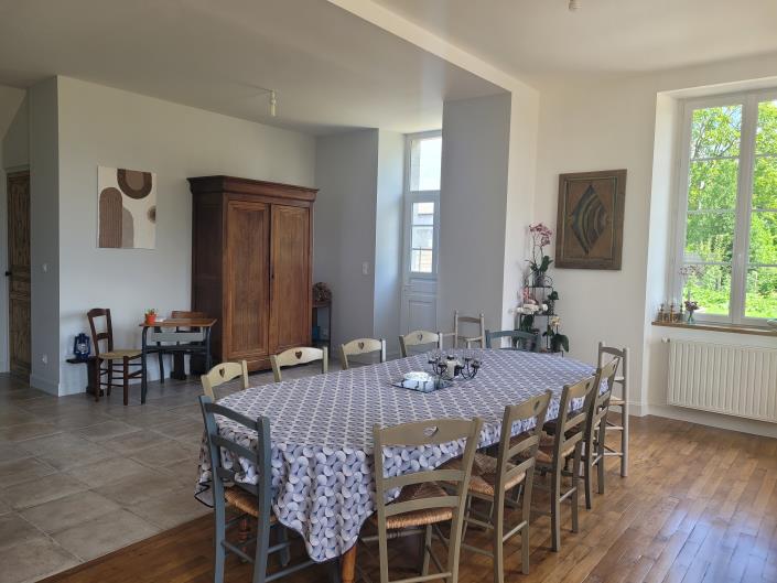 Image No.10-7 Bed Country House for sale