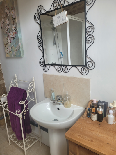 Image No.17-4 Bed Cottage for sale