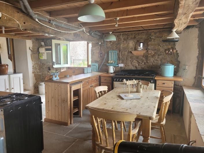 Image No.21-4 Bed Cottage for sale