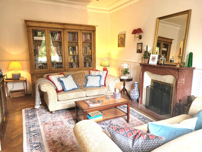 Image No.4-5 Bed Chateaux for sale