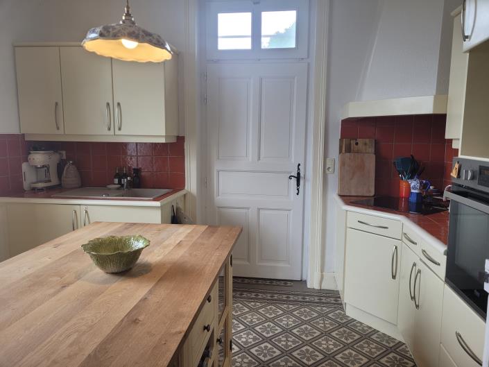 Image No.11-5 Bed Chateaux for sale