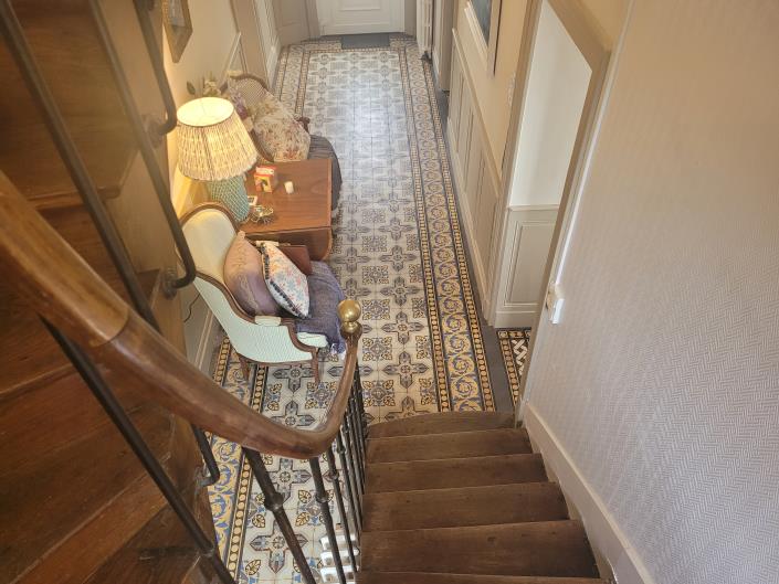 Image No.13-5 Bed Chateaux for sale