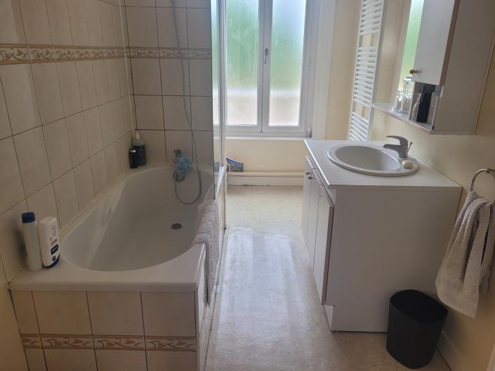 Image No.19-5 Bed Chateaux for sale