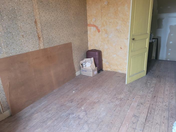 Image No.26-5 Bed Chateaux for sale