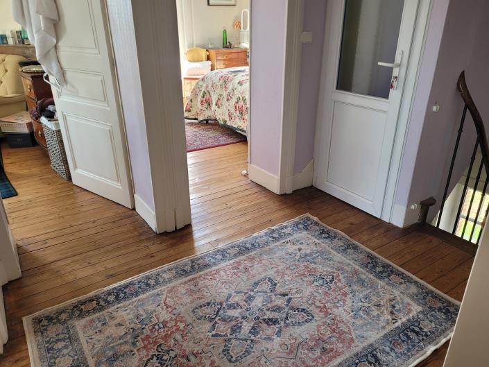 Image No.32-5 Bed Chateaux for sale