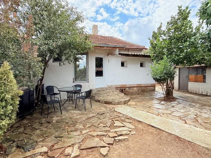 Image No.1-2 Bed House for sale