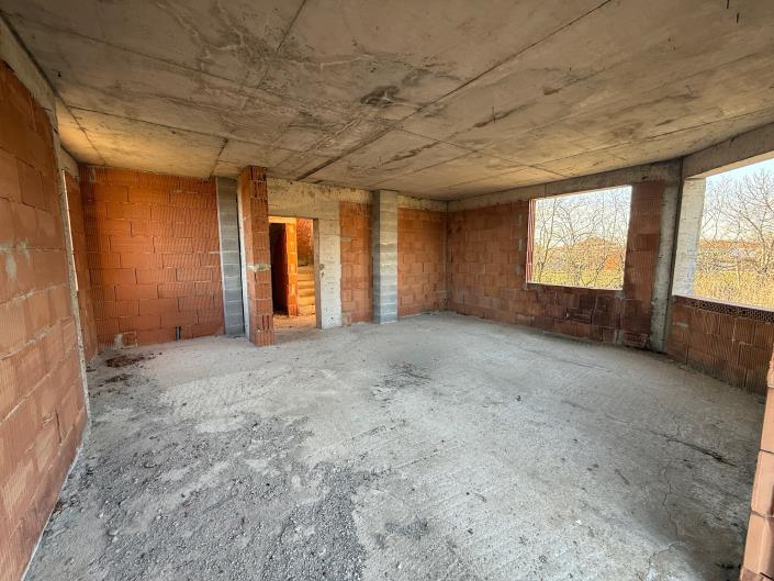 Image No.10-2 Bed Country House for sale