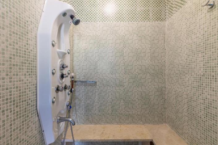 Image No.21-5 Bed Villa for sale