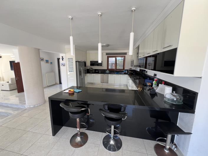 Image No.12-7 Bed Villa for sale