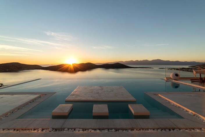 Image No.2-5 Bed Villa for sale