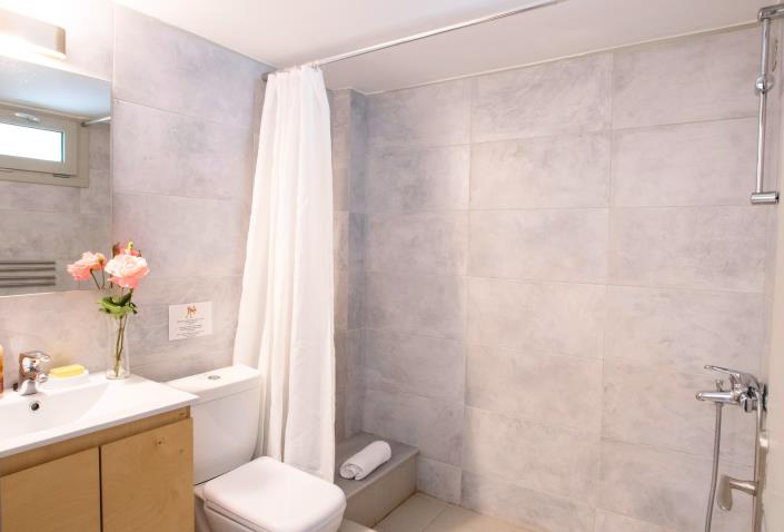 Image No.19-76 Bed Hotel for sale