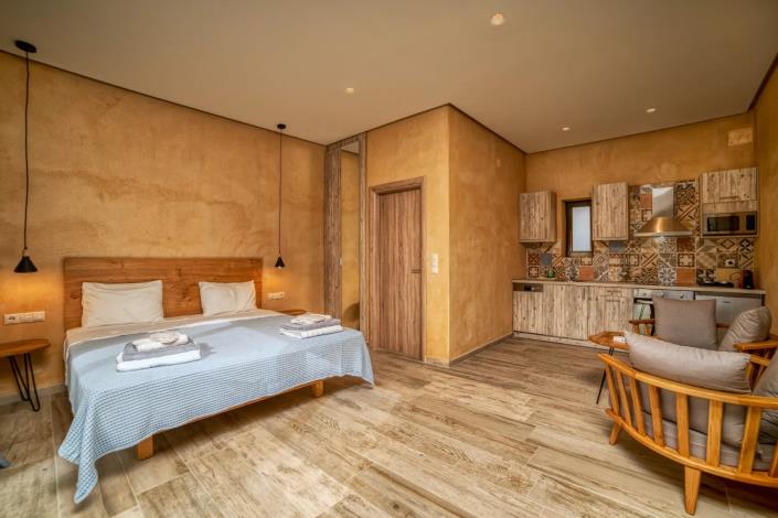 Image No.10-6 Bed Hotel for sale