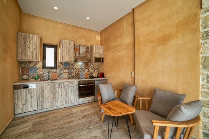 Image No.11-6 Bed Hotel for sale