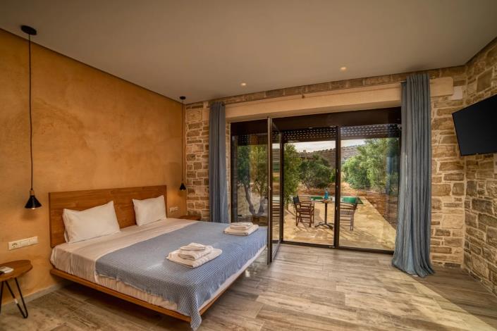 Image No.13-6 Bed Hotel for sale