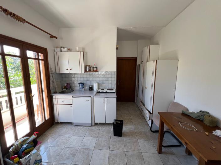 Image No.12-10 Bed Hotel for sale