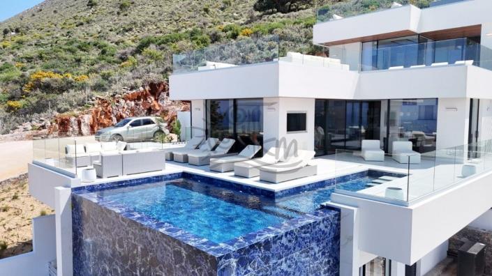 Image No.3-4 Bed Villa for sale