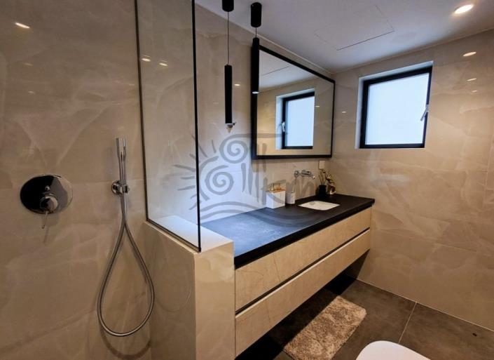 Image No.22-4 Bed Villa for sale