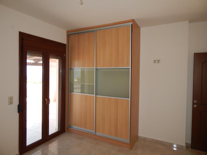 Image No.15-4 Bed House for sale