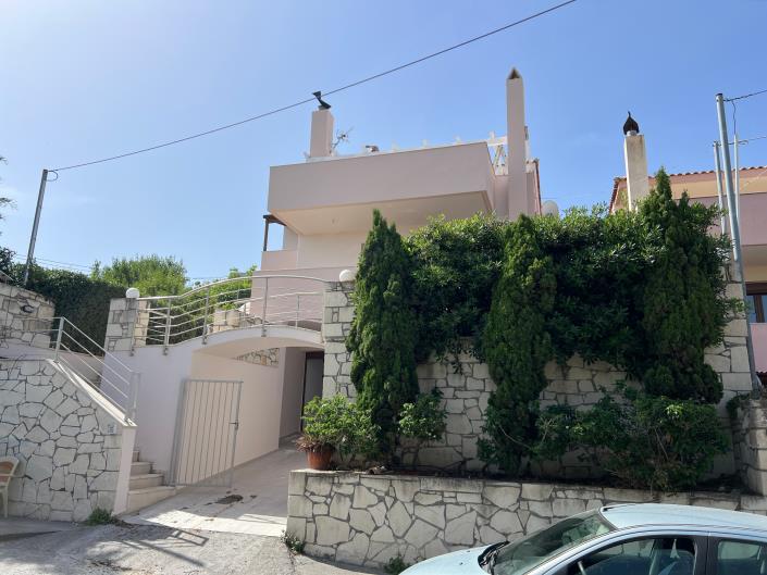 Image No.2-4 Bed House for sale