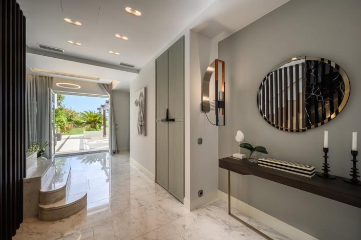 Image No.10-6 Bed Villa for sale