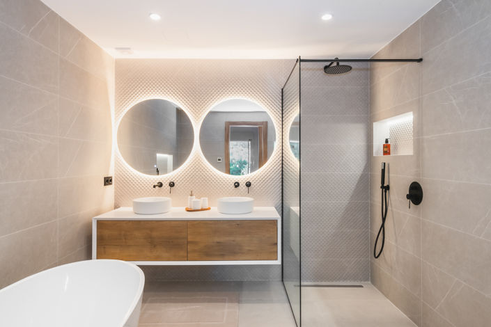 Image No.14-4 Bed Property for sale